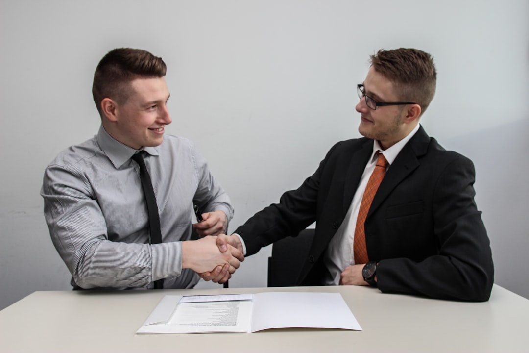 How a Local Home Loan Broker Can Simplify Buying and Refinancing